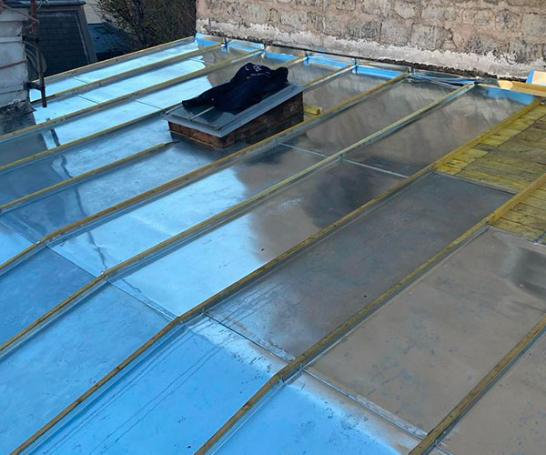 Travaux de zinguerie à Levallois-Perret (92300) dans les Hauts de Seine (92). Travaux de zinguerie à Levallois-Perret (92300) dans les Hauts de Seine (92).